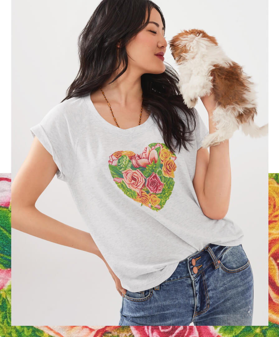 Female model wearing the cabi Botanical Tee in Heather Grey
